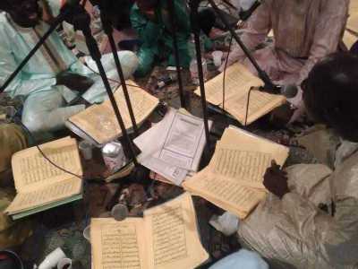 �Non � un momento per ballare � continua il giovane � ma per pregare e leggere il Corano tutti assieme�